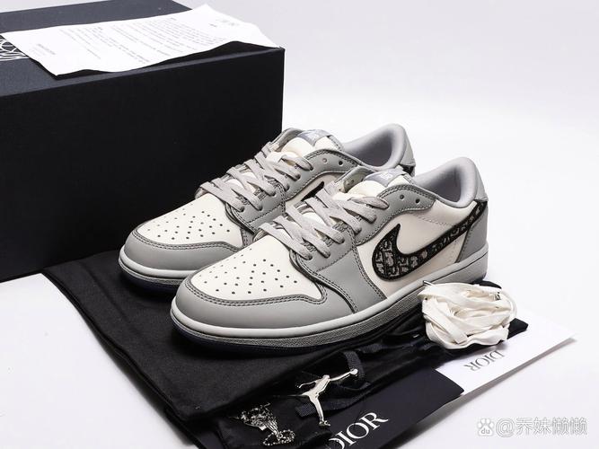 air jordan 1 高帮跨界联名 迪奥联名 乔丹篮球鞋系列 乳白色与 dior