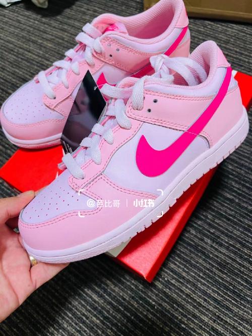 粉粉惹人爱的nikedunklowtriplepink