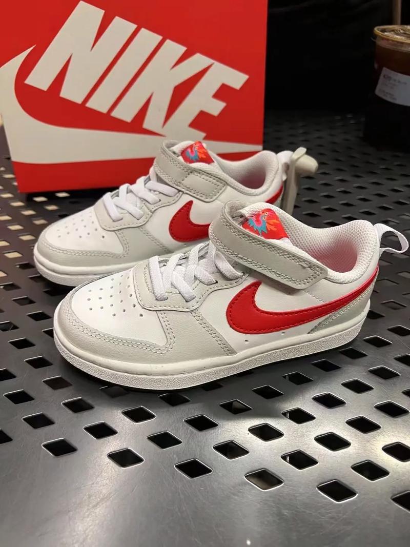 耐克龙年幼童板鞋折上折90199龙年94限定 nike