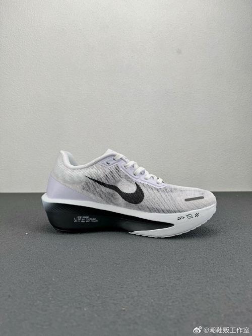 nike zoomx fly 6 马拉松系列泡棉超轻缓震运动慢跑鞋 轻盈缓震科技