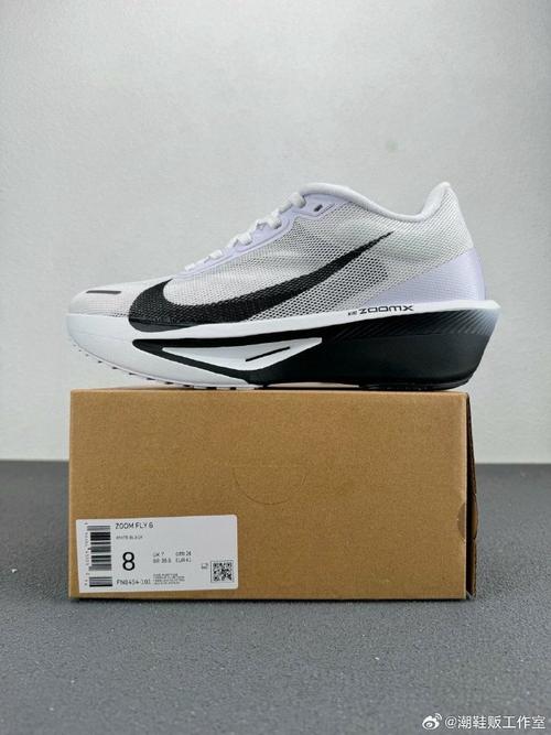 nike zoomx fly 6 马拉松系列泡棉超轻缓震运动慢跑鞋 轻盈缓震科技