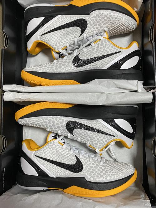 nike kobe 6 protro white del sol首发于2011年白灰色蛇鳞鞋面