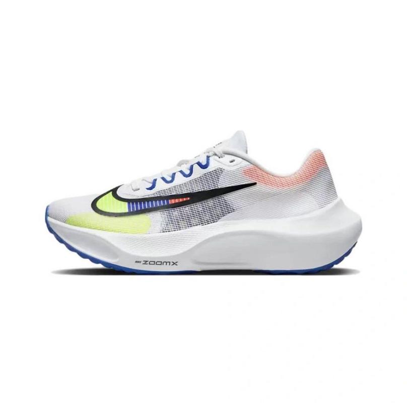 第五代nike zoom fly5专业竞速跑鞋推荐 长跑爱好者的福音来了