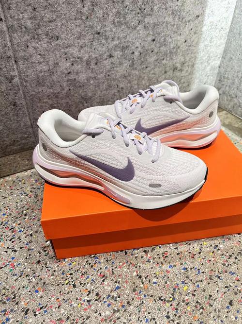 nike journey run白紫配色跑鞋999999