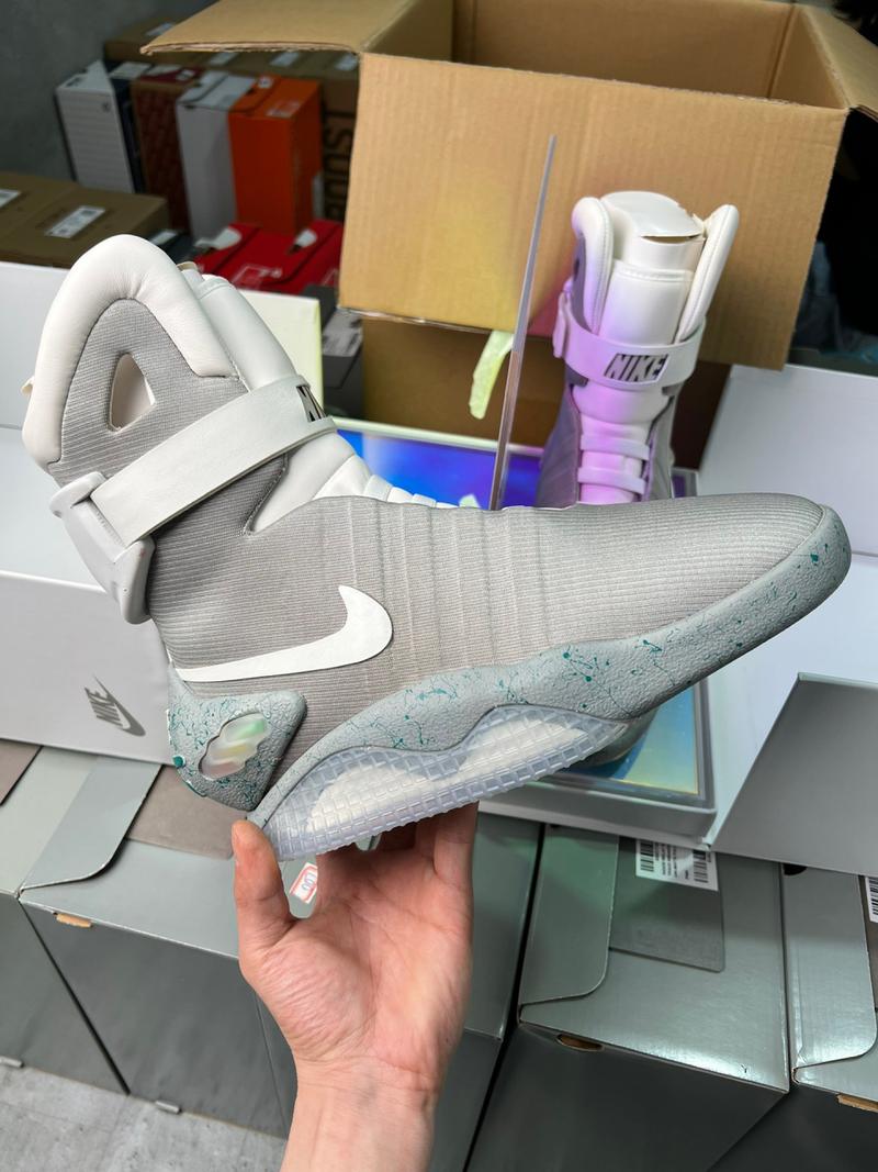 nike air mag 回到未来 高科技球鞋 nike air mag回到未来 onike air