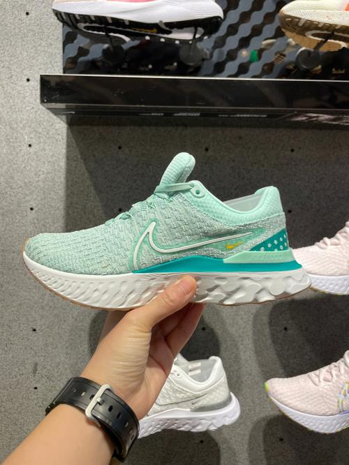 nike  react infinity run fk 3 耐克  跑步  跑鞋  女士穿搭