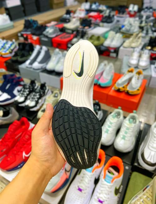 99耐克nike zoomx跑鞋新科技