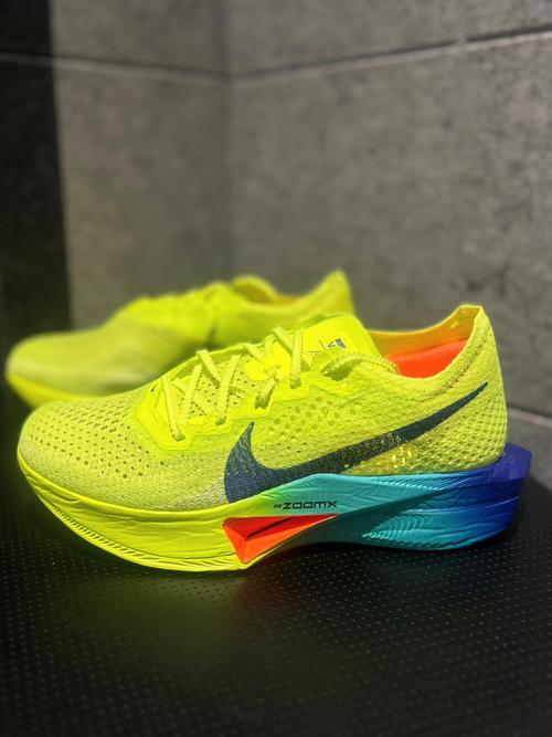 顶级马拉松跑鞋 耐克vaporfly  nike zoomx vaporfly next 3 碳板