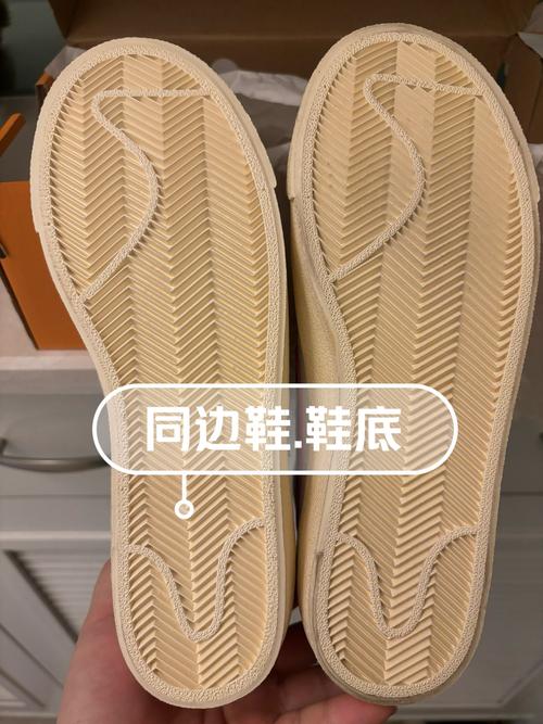 8月17日 我在nike奥特莱斯店买了一双板鞋n试脚的时候挺好n付款前