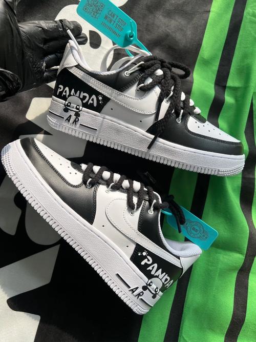 af1空军低帮 很特别的定制鞋原鞋是超好穿的低帮空军一号上脚适适