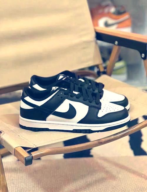 nike dunk low熊猫配色 探索潮流鞋履的经典之作nike dunk low熊猫