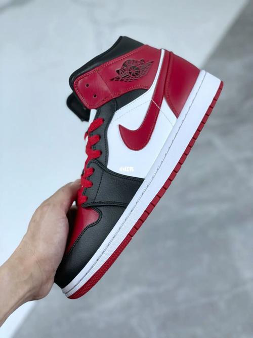 airjordan1midaj1经典配色有点帅