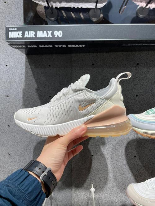 nike  nike air max 270 耐克  潮鞋  潮人穿搭  女士穿搭