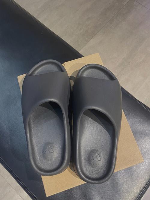 yeezyslide椰子拖鞋玛瑙黑少量尺码