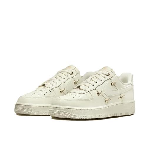 airforce1 99nike air force 1简称af1这款自1982年便风靡全球的