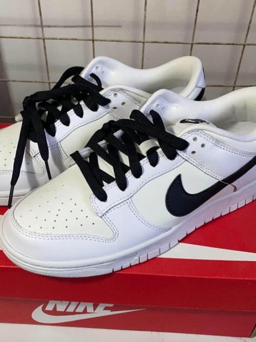 dunk low 小白鞋