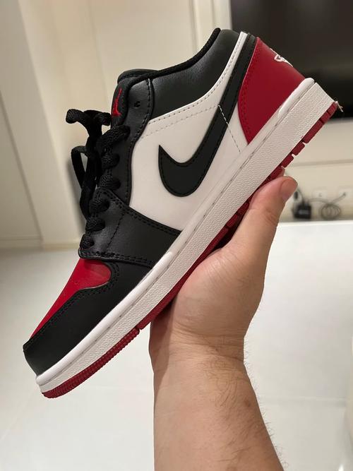 这款 jordan air jordan 1 low bred toe 篮球鞋简直是我的心头好