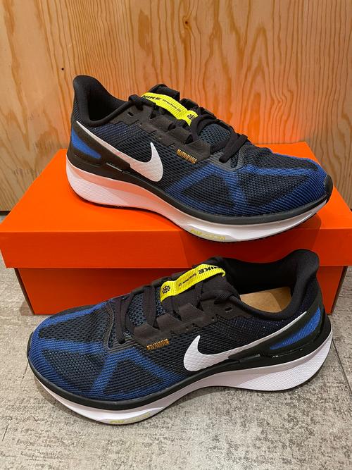 nike zoom structure 25 跑鞋