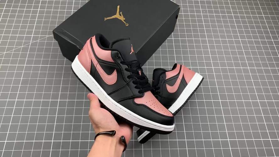 airjordan1lowcrimsontint黑粉aj1乔1低帮休闲板鞋同步官配色gzs9