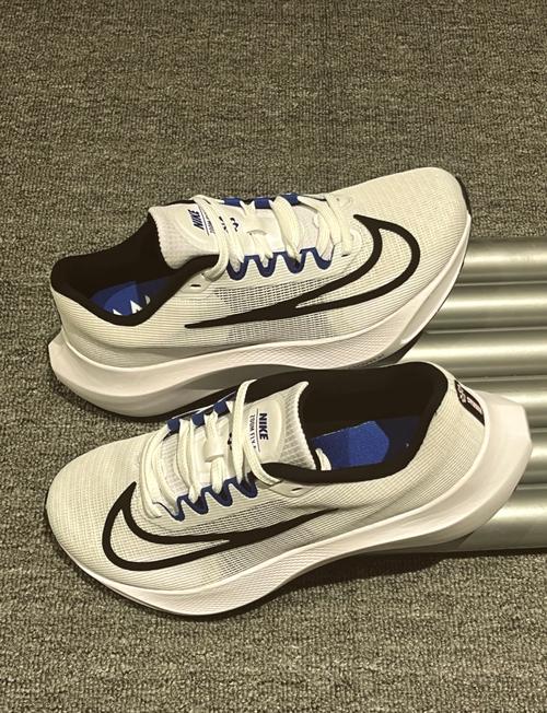 99中考必备耐克zoom fly 5跑鞋