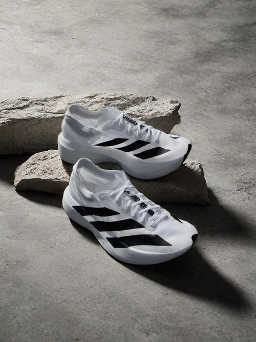 超轻量化丨adidas adizero adios pro evo 1