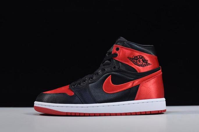 乔丹airjordanaj1retrohighsatinbred黑红禁穿丝绸篮球鞋