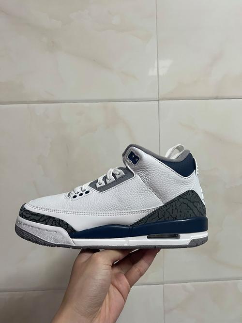 蓝白爆裂纹爆裂纹  jordan air jordan 3 midnight navy 皮革 耐磨