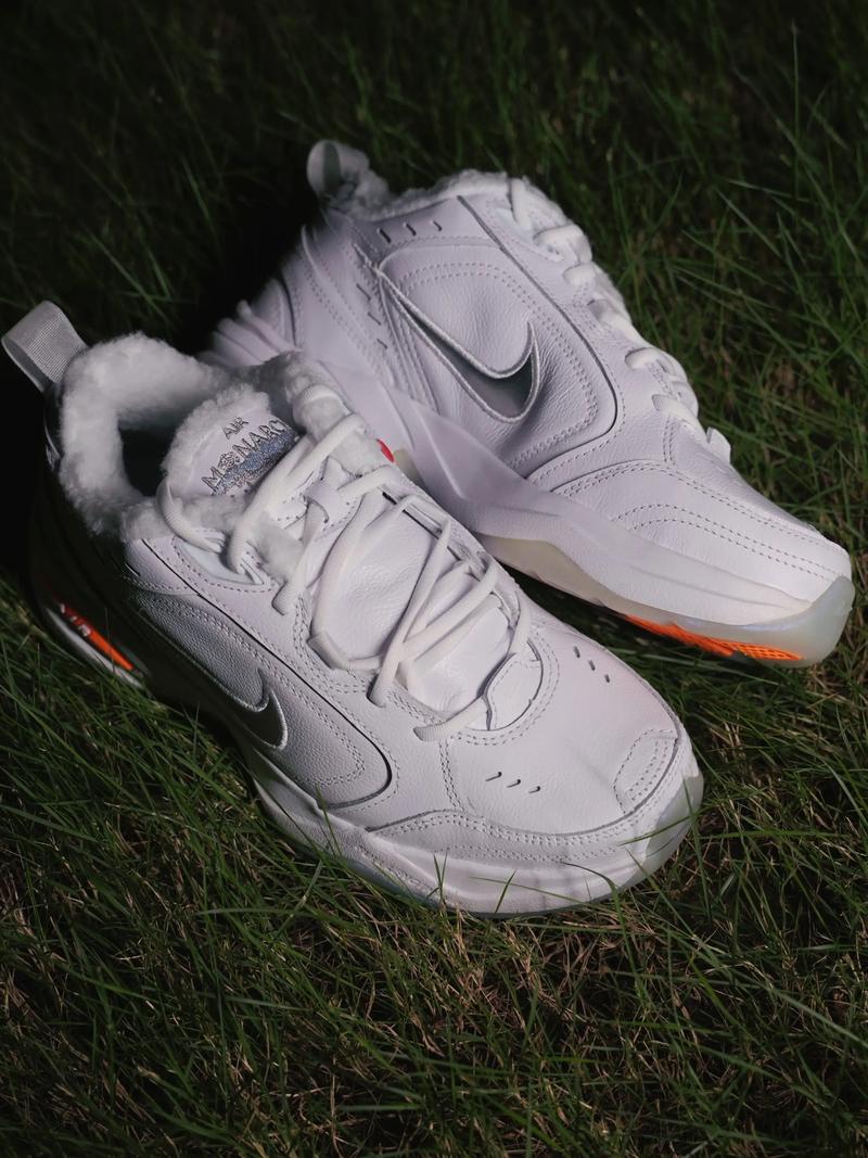 nike air monarch 4 snow day