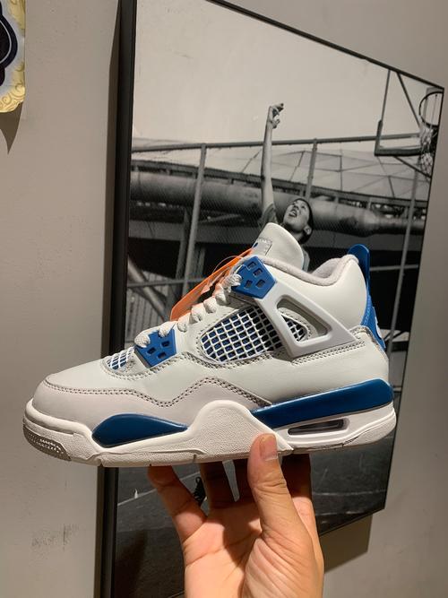 经典回归  air jordan 4白蓝