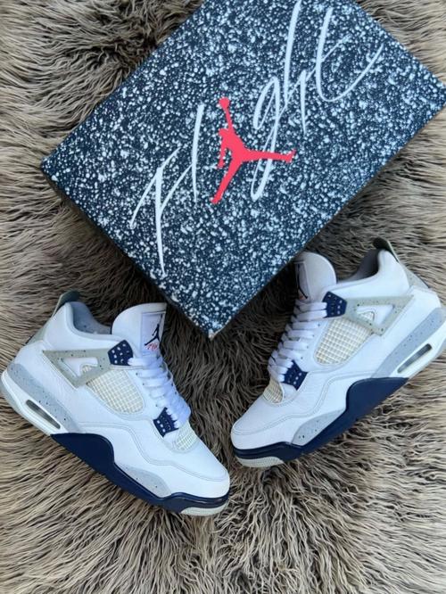 air jordan 4 retro 乔4白蓝实战篮球鞋采用经典aj4鞋型