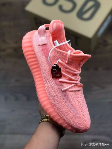 adidas新款yeezyboost350v2发售火爆正品炒出天价仿鞋贩子却为何叫苦